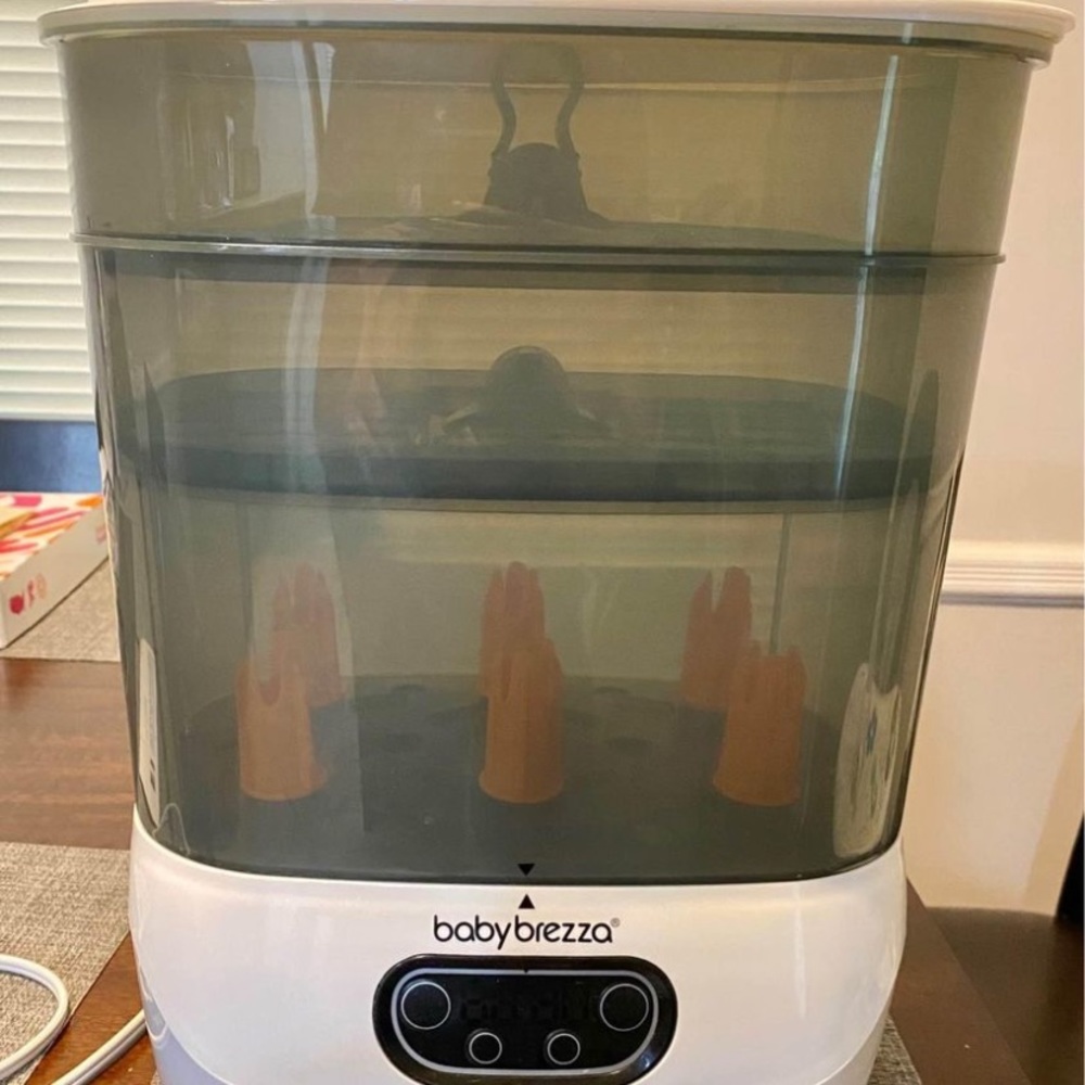 Baby Brezza- One step sterilizer & dryer